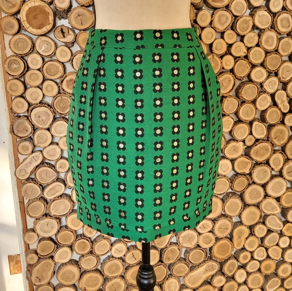 Anthropologie HD in Paris Garden Glimmer Christmas Green Tiered Flower Skirt - Picture 4 of 12